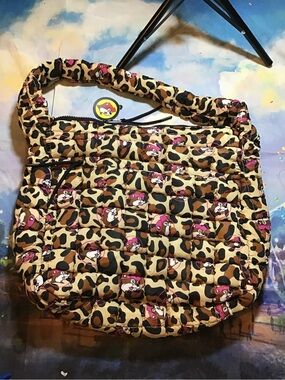 Buc-ee’s puffy shoulder bag Pink leopard print design -NWT